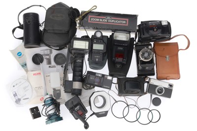 Lot 402 - A Selection of Photographica