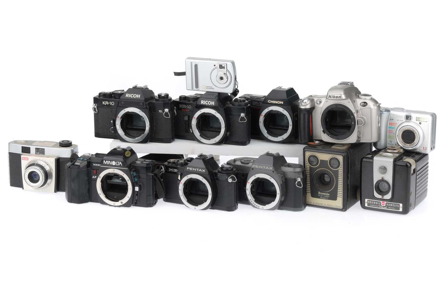Lot 184 - A Mixed Selection of Cameras