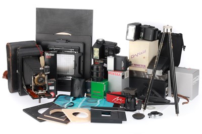 Lot 396 - A Selection of Mixed Photographica