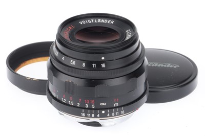 Lot 230 - a Voigtlander Ultron f/1.7 35mm Aspherical Lens