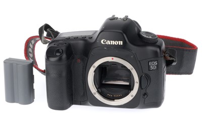 Lot 83 - A Canon EOS 5D Digital Camera Body