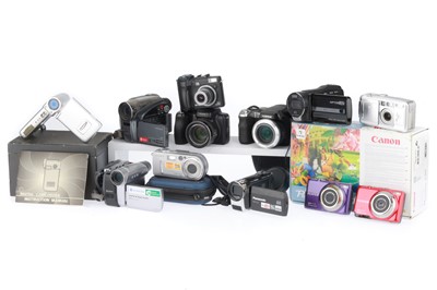 Lot 74 - A Selection of Digital Cameras