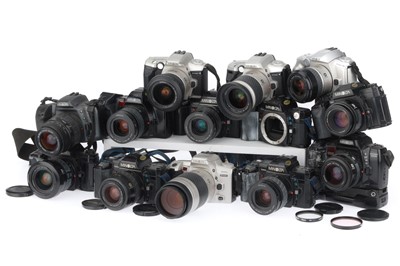 Lot 23 - A Selection of Minolta Autofocus 35mm SLR Cameras