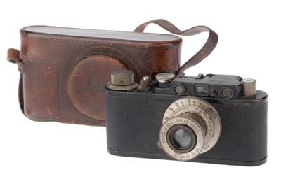 Lot 2 - A Leica II 35mm Rangefinder Camera