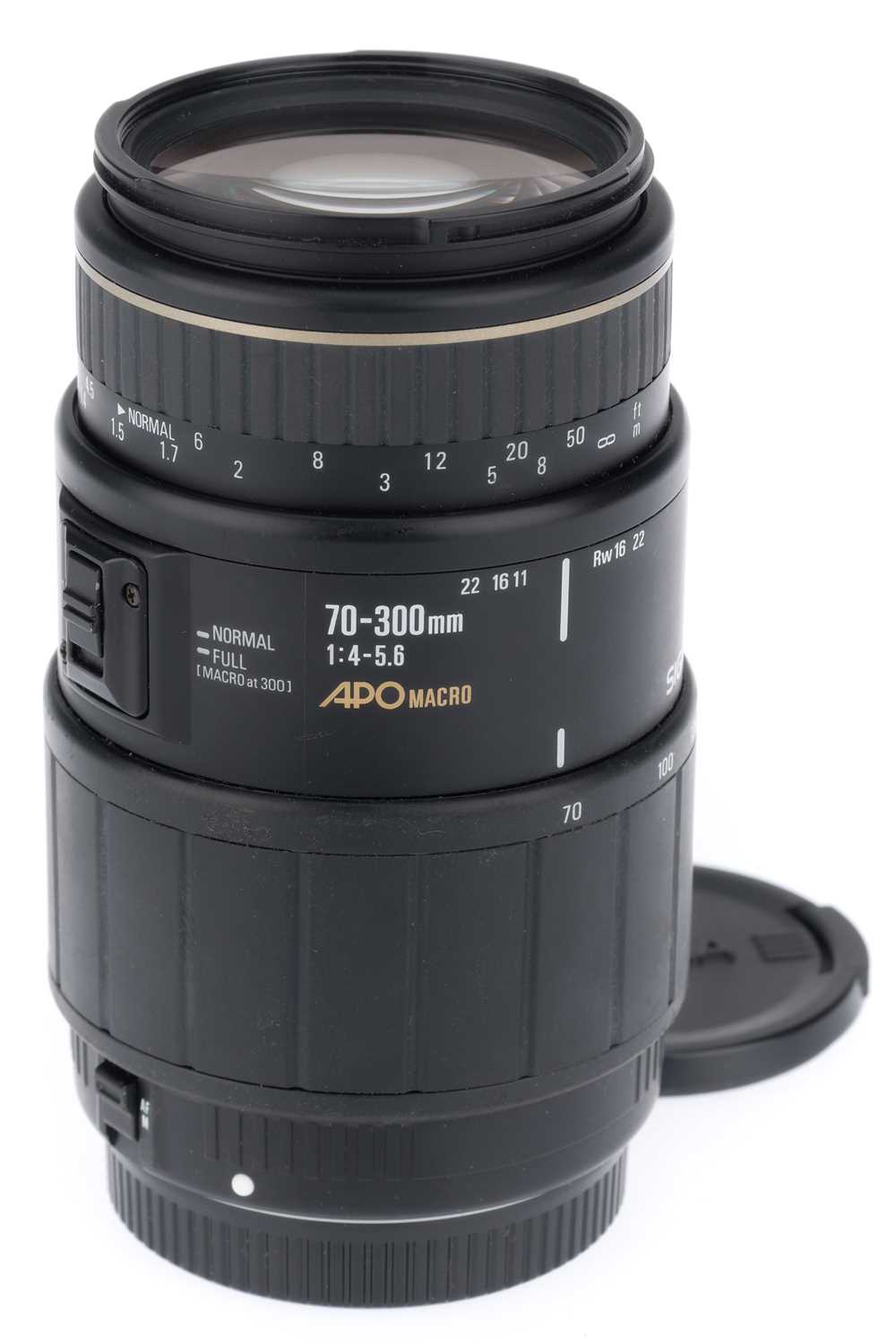 Lot 252 - A Sigma APO-macro 70-300mm Lens