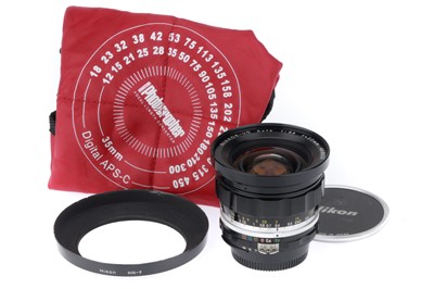 Lot 257 - A Nikon Nikkor-UD Auto f/3.5 20mm Ai Lens