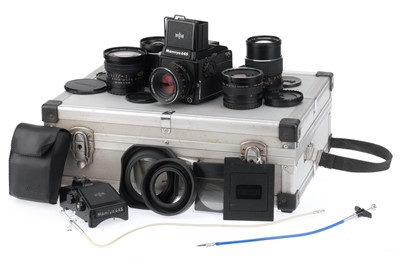 Lot 163 - A Mamiya 645 1000S Medium Format Camera Outfit