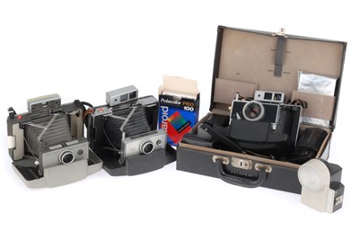Lot 186 - A Selection of Polaroid Cameras
