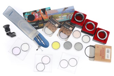 Lot 434 - A Selection of Olympus Accessories