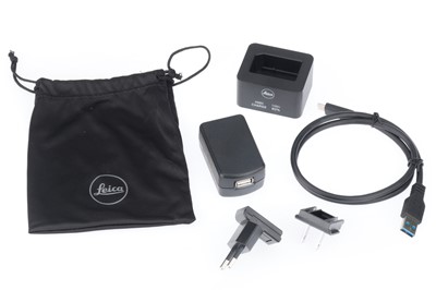 Lot 12 - A Leica BC-SCL7 Battery Charger