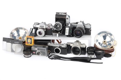 Lot 209 - A Mixed Selection of Cameras & Accessories