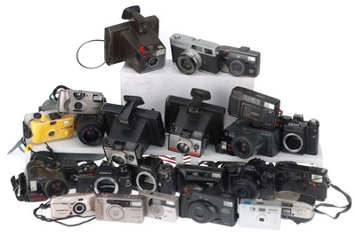 Lot 207 - A Mixed Selection of Cameras