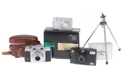 Lot 190 - A Selection of Cameras and Photographica