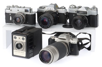 Lot 423 - A Mixed Selection of Cameras
