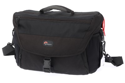 Lot 425 - A LowePro Nova 200 AW Camera Bag