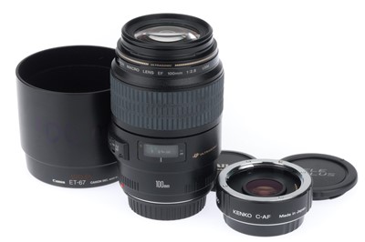 Lot 472 - A Canon EF USM f/2.8 100mm Macro Lens