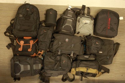Lot 593 - A Selection of Camera Bags