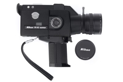 Lot 548 - A Nikon R10 Super 8mm Cine Camera