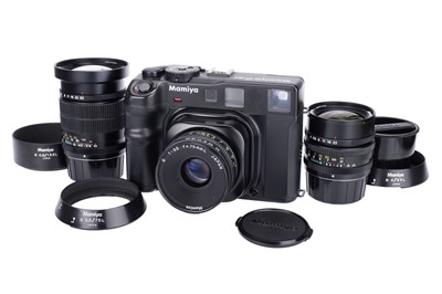 Lot 324 - A Mamiya 6 MF Medium Format Rangefinder Camera