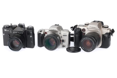 Lot 195 - A Group of 35mm SLR Cameras