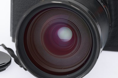 Lot 39 - A Leica R5 35mm SLR Camera