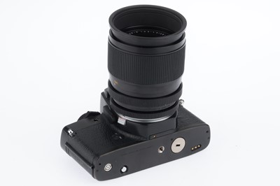 Lot 40 - A Leica R5 35mm SLR Camera