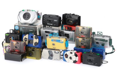 Lot 101 - A Selection of 35mm Compact Cameras