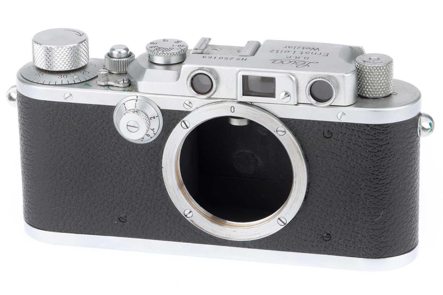 Lot 4 - A Leica IIIa 35mm Rangefinder Body