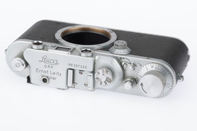 Lot 6 - A Leica IIIa 35mm Rangefinder Body
