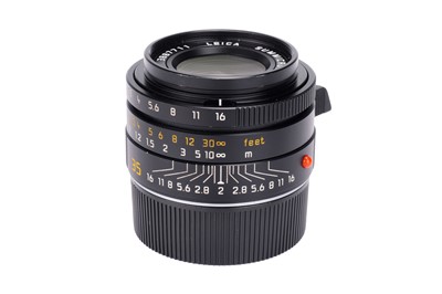 Lot 41 - A Leitz Summicron-M Apsh. f/2 35mm Lens
