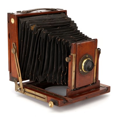 Lot 274 - A Busch Camera Co. 'Tribees' Half Plate Mahogany Field Camera