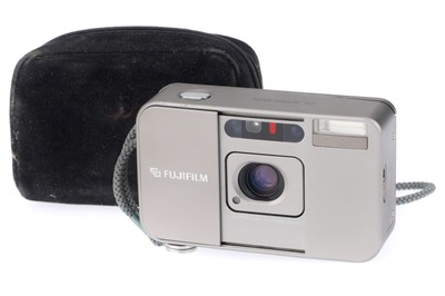 Lot 197 - A Fujifilm DL Super Mini 35mm Compact Camera