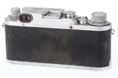 Lot 8 - A Leica IIIa 35mm Rangefinder Camera