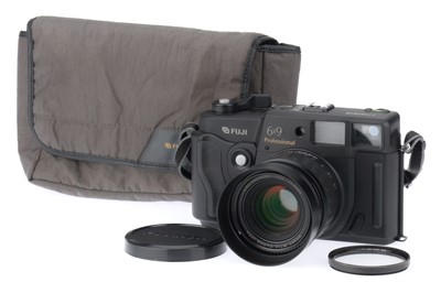 Lot 312 - A Fuji GW690III Medium format Camera