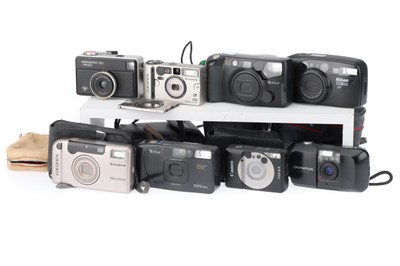 Lot 432 - A Selection of Compact Cameras