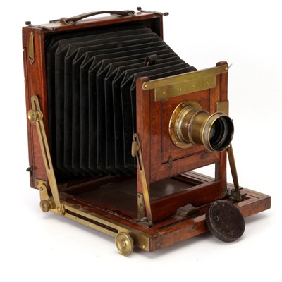 Lot 275 - An Evans & Sons Hanover No.2 Half Plate Mahogany Field Camera