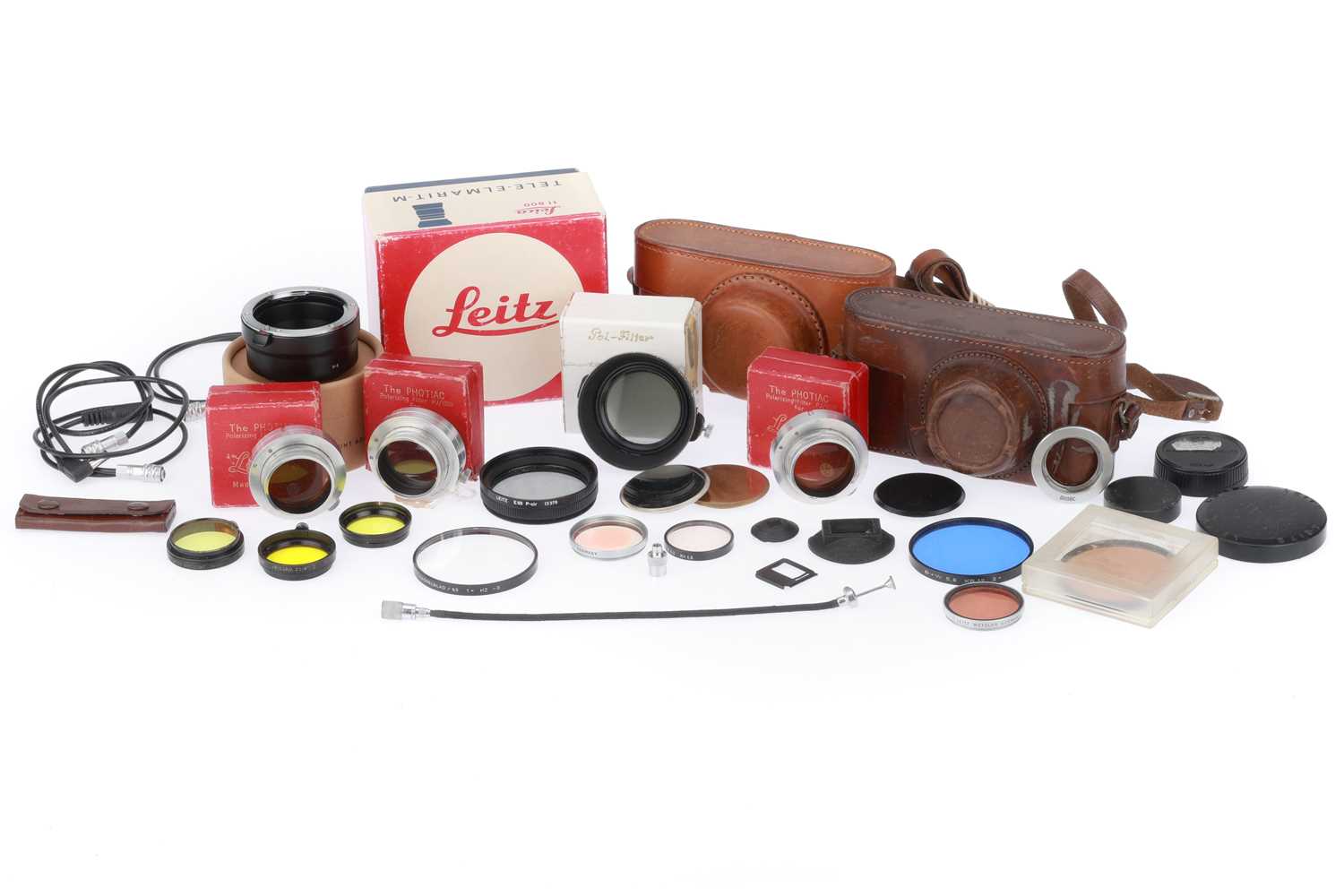 Lot 46 - A Selection of Leica Accessories