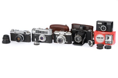Lot 454 - A Mixed Selection of Cameras