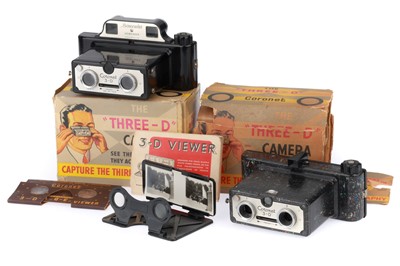Lot 388 - A Pair of Coronet 3-D Cameras