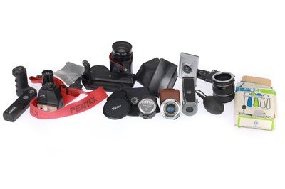 Lot 635 - A Selection of Mixed Photographica