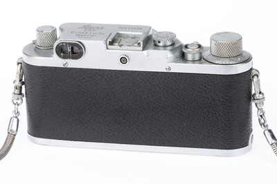 Lot 2 - A Leica IIIc Rangefinder Camera