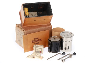 Lot 664 - A Kodak Vest Pocket Film Tank
