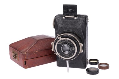 Lot 438 - A Zeiss Ikon Kolibri Camera Set