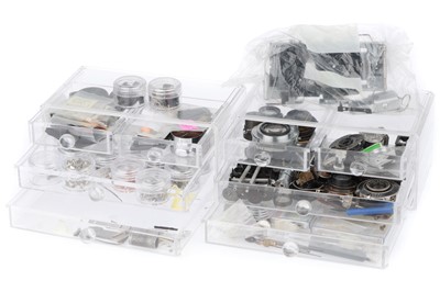 Lot 640 - A Quantity of Camera Parts