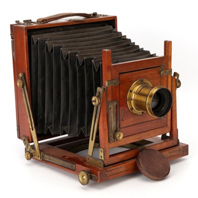 Lot 278 - A 'Walter Lawley' Half Plate Mahogany Field Camera