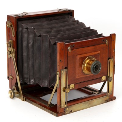 Lot 279 - A Fred. V. A. Lloyd Half Plate Mahogany Field Camera