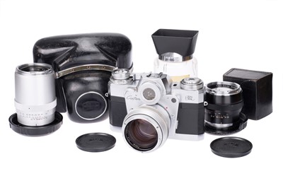 Lot 273 - A Zeiss Ikon Contarex 'Bullseye' 35mm SLR Camera Outfit