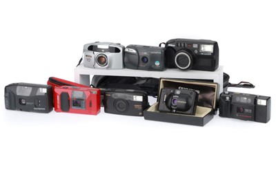 Lot 125 - A Selection of compact Cameras