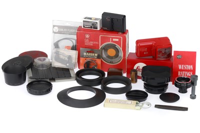 Lot 655 - A Selection of Mixed Photographica