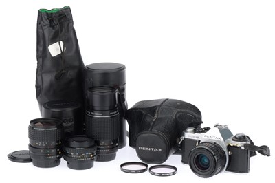 Lot 252 - A Pentax ME Super 35mm Camera Outfit